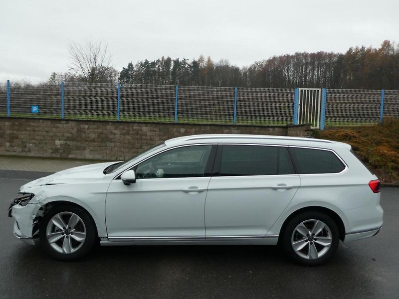 Volkswagen Passat Kombi 2,0 TDi 110kW automat na - fotka 5 z 15