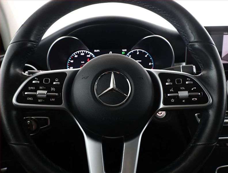 Mercedes-Benz GLC (2022) 200 d 4MATIC - fotka 8 z 18