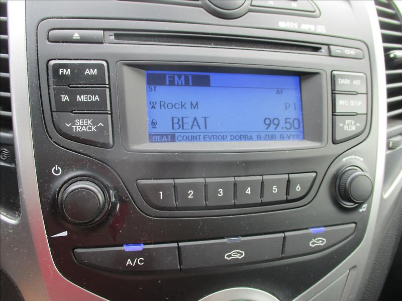 Hyundai ix20 1,6 i+LPG, Automat,servis,CZ, - fotka 11 z 28