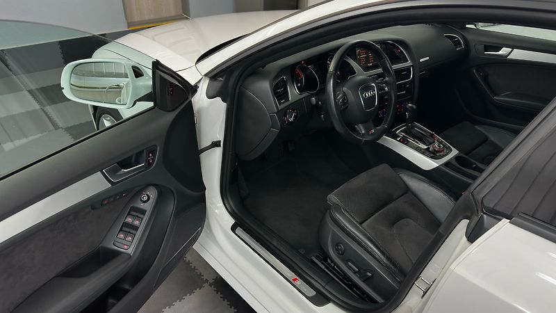 Audi A5 QUATTRO / 2 SADY GUM  - fotka 27 z 47