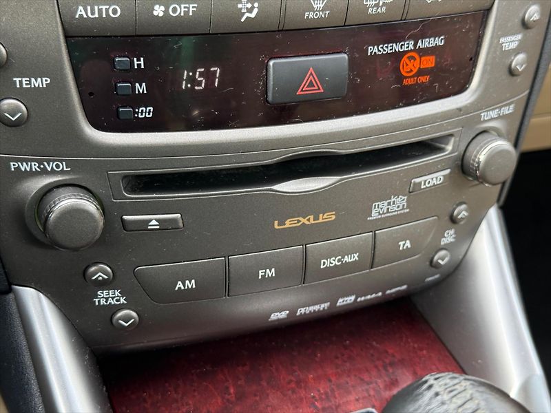 Lexus IS 220d 2,2 - fotka 18 z 20