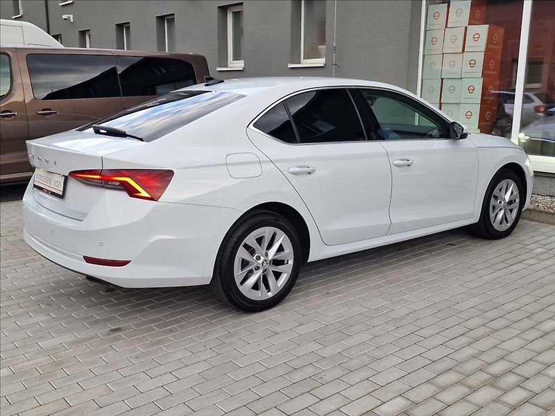 Škoda Octavia 2.0TDI Style, původ ČR,1.Maj. - fotka 11 z 50
