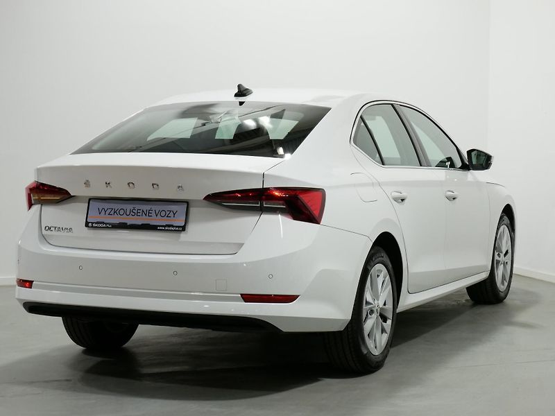 Škoda Octavia - fotka 2 z 25