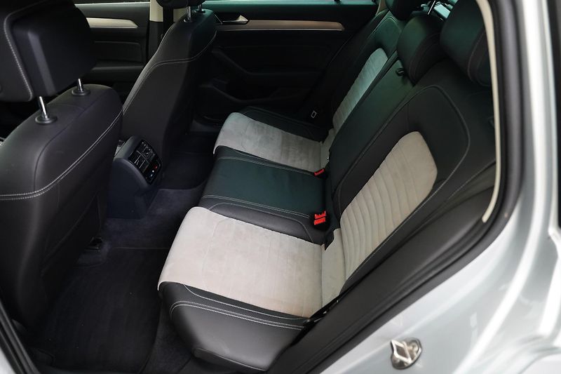 Volkswagen Passat - fotka 26 z 28