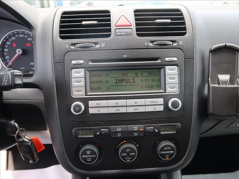 Volkswagen Golf 1,9 TDi,77kW,Aut.klima,tempoma - fotka 14 z 21