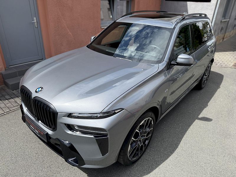 BMW X7 xDrive40d M-PRO Indiv. FULL - fotka 10 z 56