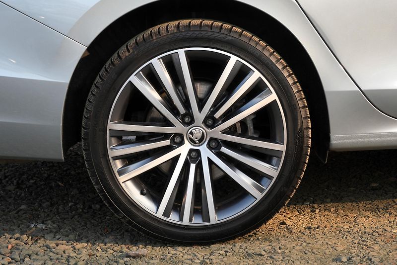 Škoda Superb 2.0 TSI, L&K, ČR, 4x4, Záruka - fotka 9 z 43