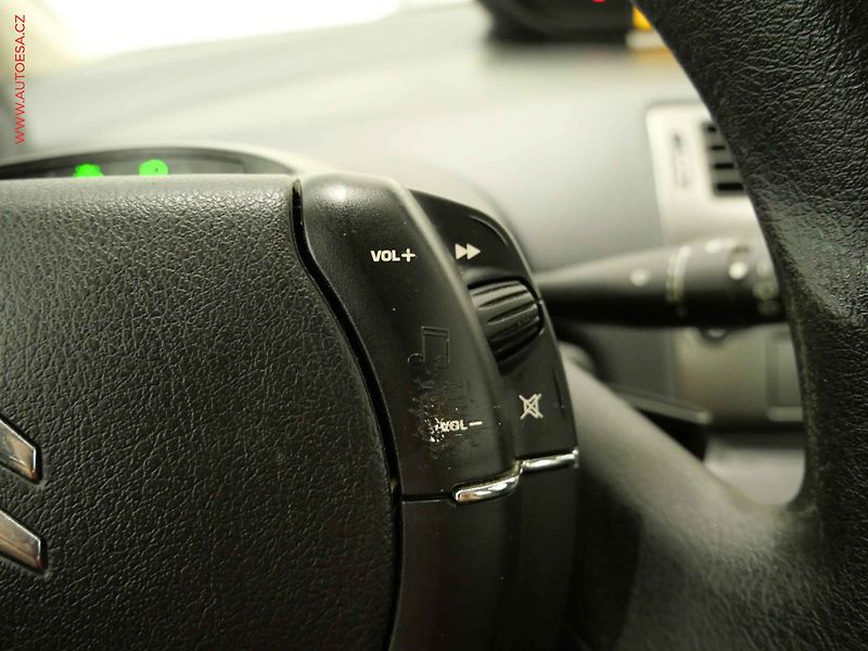Citroën C4 (2009) 1.4i, 2.maj,ČR, AC, temp - fotka 16 z 20