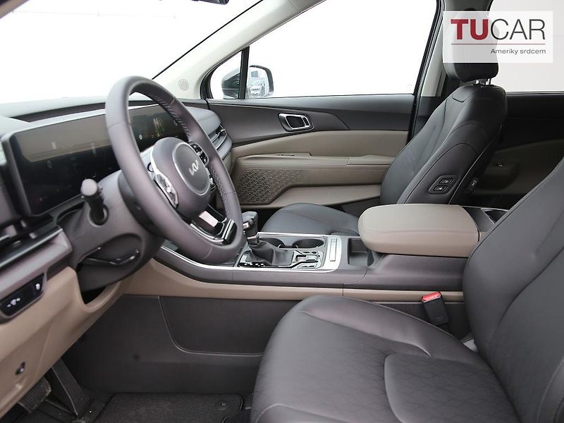 Kia Carnival (2025) 3.5 V6 Benzín Automat 8 Míst  - fotka 13 z 45