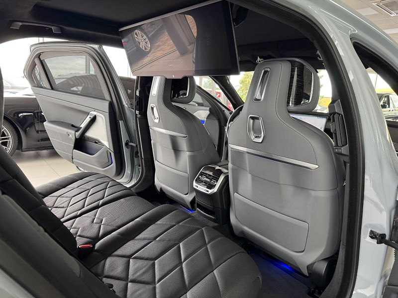 BMW i7 60 xDrive M-SPORT*Max.Výbava! - fotka 20 z 59