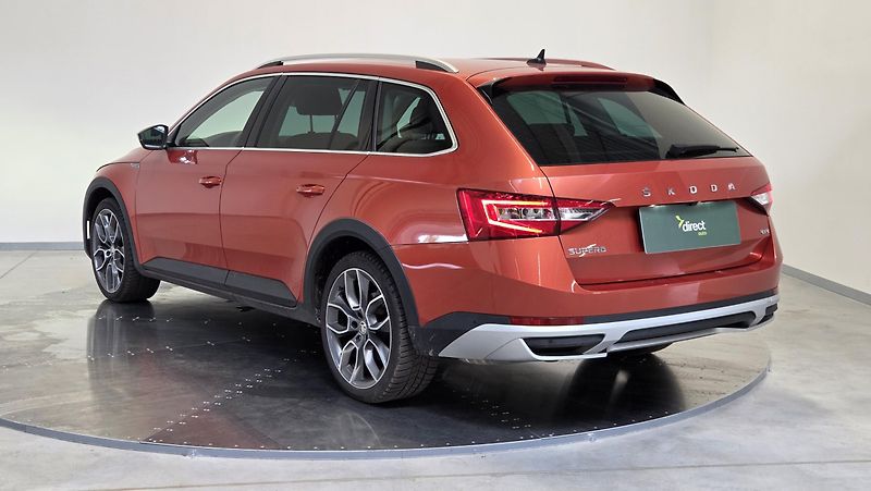 Škoda Superb - fotka 3 z 6