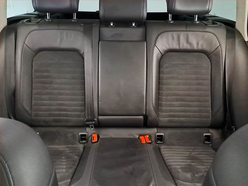 Volkswagen Passat (2016) 2.0 TDI, Kůže, Navi, Tempomat - fotka 10 z 20