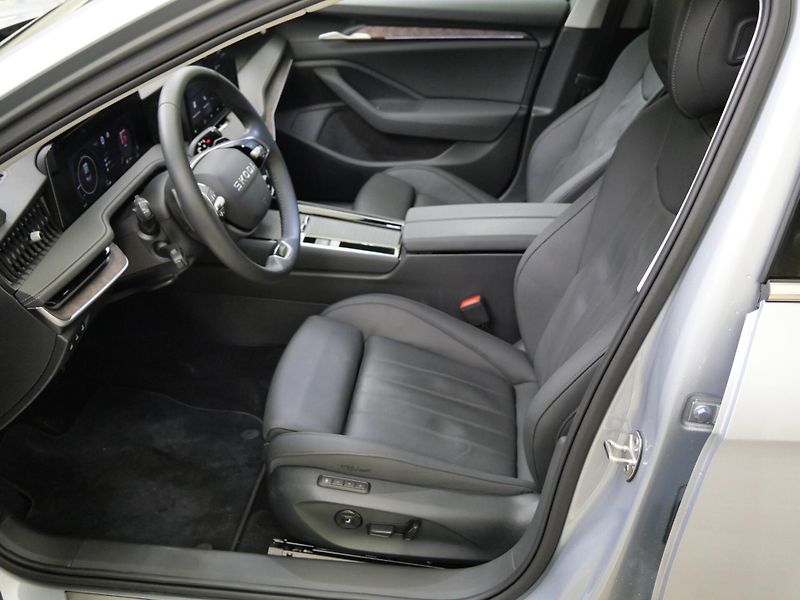 Škoda Superb - fotka 12 z 26