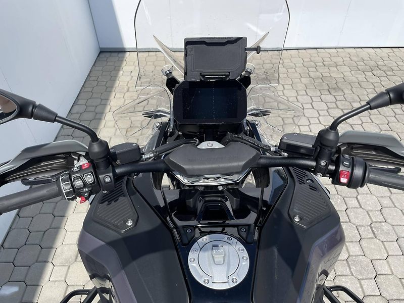 BMW (2026) R 1300 GS Adventure - fotka 13 z 15
