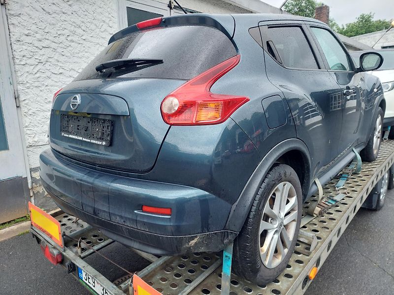 Nissan Juke (2012) TEKNA 1.6 - fotka 35 z 41