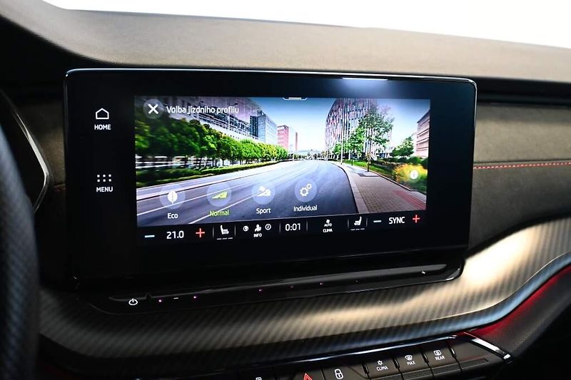 Škoda Octavia (2023) 2.0 RS DSG 147KW Matrix LED Vi - fotka 18 z 37