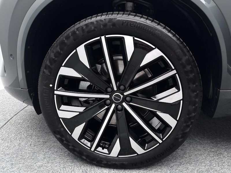 Volvo XC90 (2026) B5 AWD AUT BRIGHT PLUS 7-míst - fotka 21 z 24