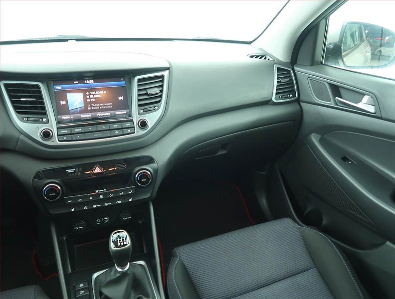 Hyundai Tucson (2016) 1.7 CRDi, Serv.kniha, Navi - fotka 8 z 15