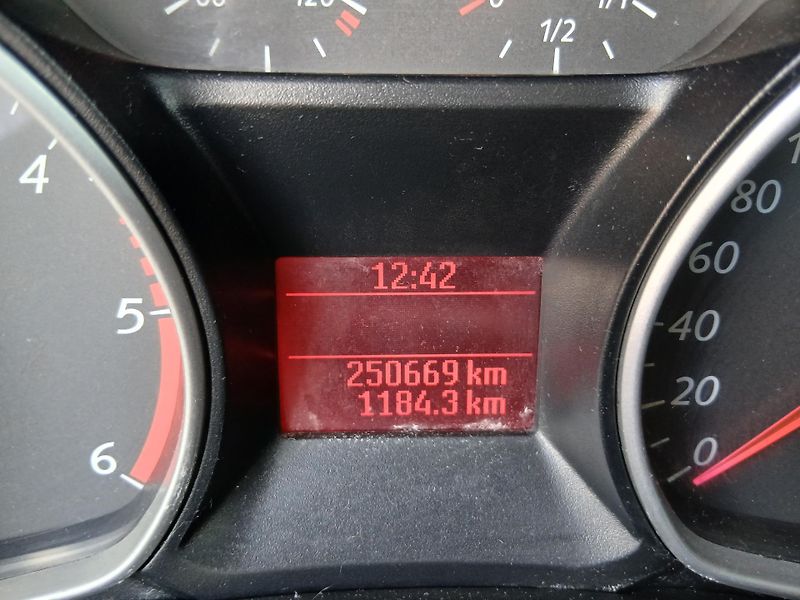 Ford Mondeo 2.2 TDCI, tažný, ALU - fotka 18 z 29