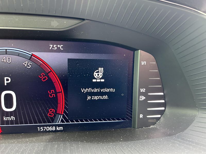 Škoda Superb (2022) 2.0 TDi 110 KW DSG - fotka 20 z 27