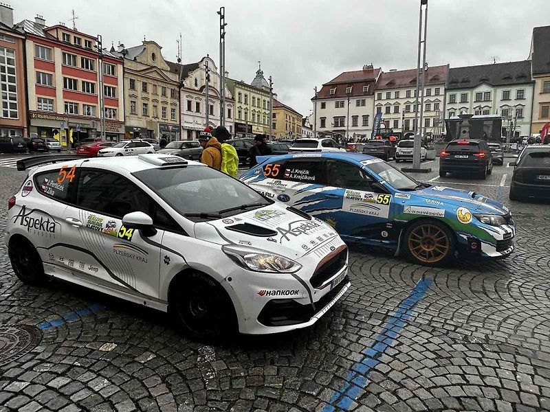 Tragédie, která se odehrála v rámci 58. ročníku Rallye Šumava, kdy po nehodě zemřela navigátorka Alena Krejčíková (41), nezasáhla jen příznivce rallye, ale její kamarády, jelikož byla na Klatovsku doma.