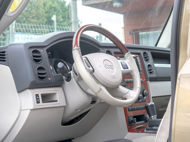 Jeep Commander (2007) ČR 3.0CRD 160KW – 7sedadel - fotka 13 z 62