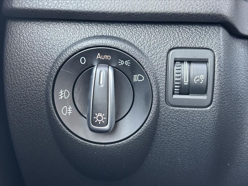 Volkswagen Tiguan 2,0 TSi 4x4 AT R-Line TOP STAV - fotka 29 z 40