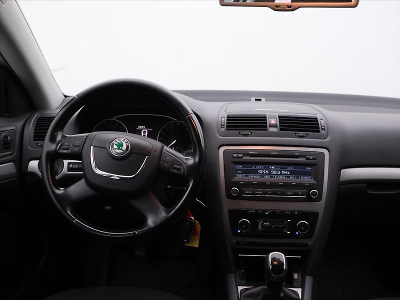 Škoda Octavia 1,6 TDI 77kW Elegance CZ Xenon - fotka 20 z 27