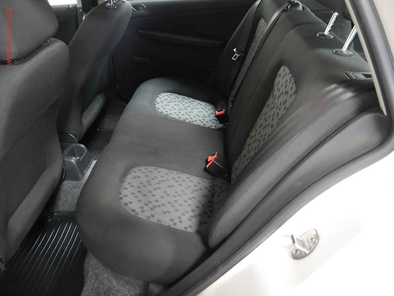 Škoda Fabia (2006) 1.4i, AC, el. výbava - fotka 10 z 14