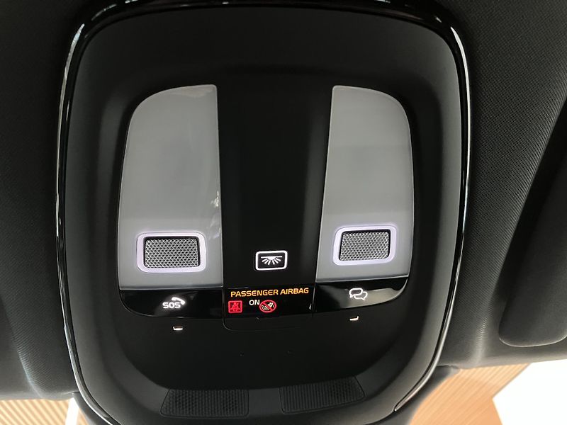 Volvo XC60 T6 AWD Black Edition Plus AT8 - fotka 38 z 40