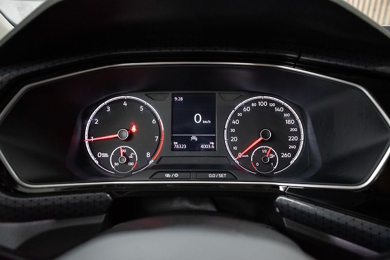 Volkswagen T-Cross TSI 81kW STYLE*KAMERA*ACC*ČR 1 - fotka 19 z 39