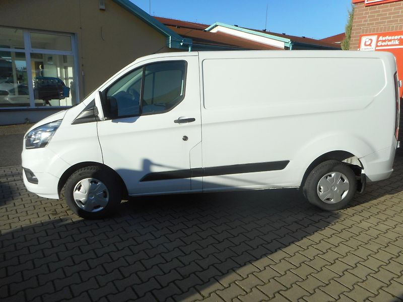 Ford Transit Custom (2022) 2,0-TEMPOMAT-SENZORY-TAŽNÉ  - fotka 2 z 22