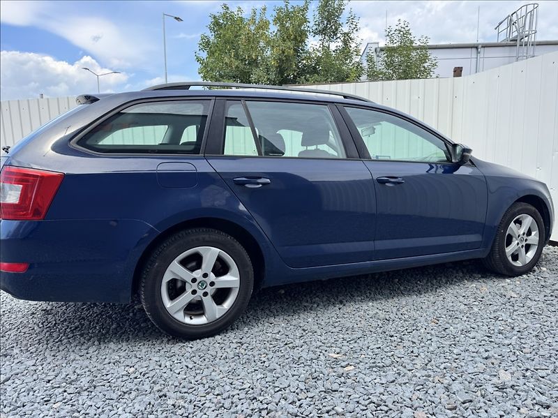 Škoda Octavia 1,6 TDI 77kW původ ČR - fotka 17 z 50