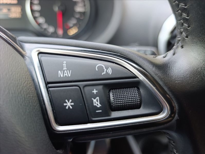Audi A3 1,6 TDi Bi-xenon,Navi,Tempomat - fotka 29 z 34