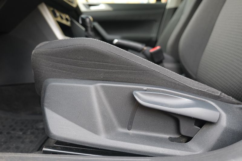 Volkswagen Polo 1.0 TSI DSG CarPlay - fotka 14 z 30