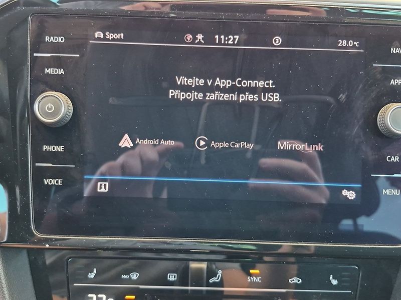 Volkswagen Passat Variant R-Line - fotka 21 z 31