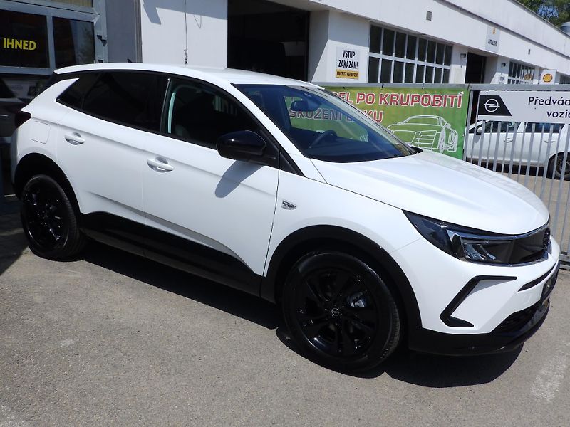 Opel Grandland (2023) 1.2Turbo 96kW - fotka 4 z 36