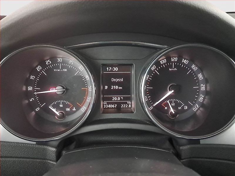 Škoda Superb (2012) 2.0 TDI, 4X4, Navi, Xenony - fotka 11 z 22