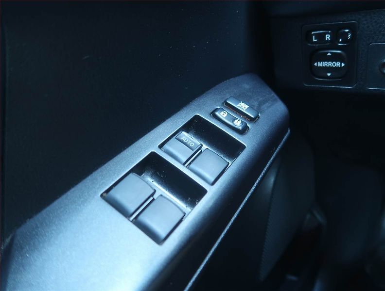 Toyota RAV4 (2018) Active 2.5 Hybrid, Automat - fotka 17 z 17