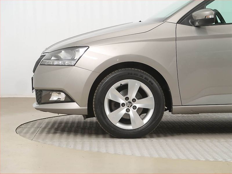 Škoda Fabia (2018) 1.0 TSI, ČR,1.maj, Tempomat - fotka 14 z 15