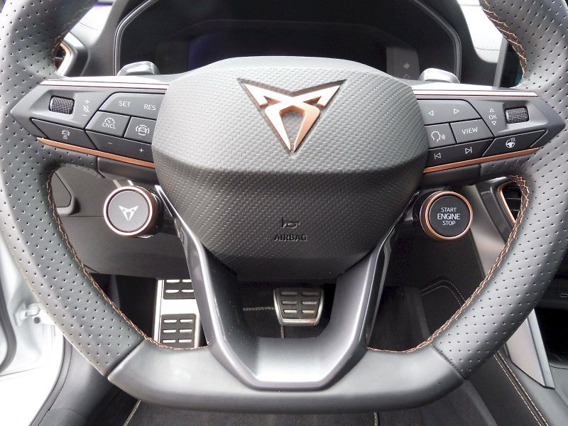 Cupra Leon (2024) 2,0 TSI 221kW DSG - fotka 10 z 28