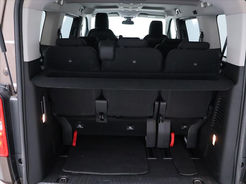 Peugeot Traveller 2,0 BlueHDi 110kW Aut.klima CZ - fotka 10 z 35