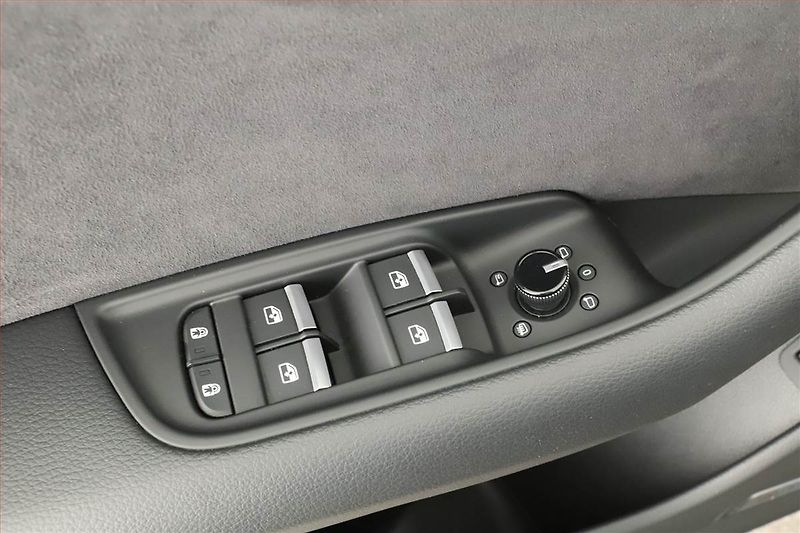 Audi Q8 (2025) 50 TDI, S-LINE, VZDUCH - fotka 19 z 20