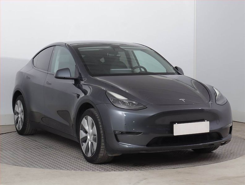 Tesla Model Y (2022) Long Range AWD 79kWh, SoH 89% - fotka 1 z 24