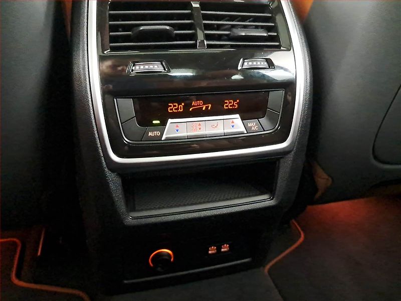 BMW X7 (2022) M50i - fotka 25 z 30