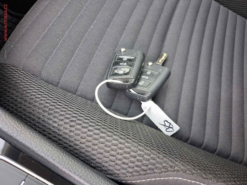 Volkswagen Golf (2014) 1.2 TSi, CUP - fotka 16 z 16