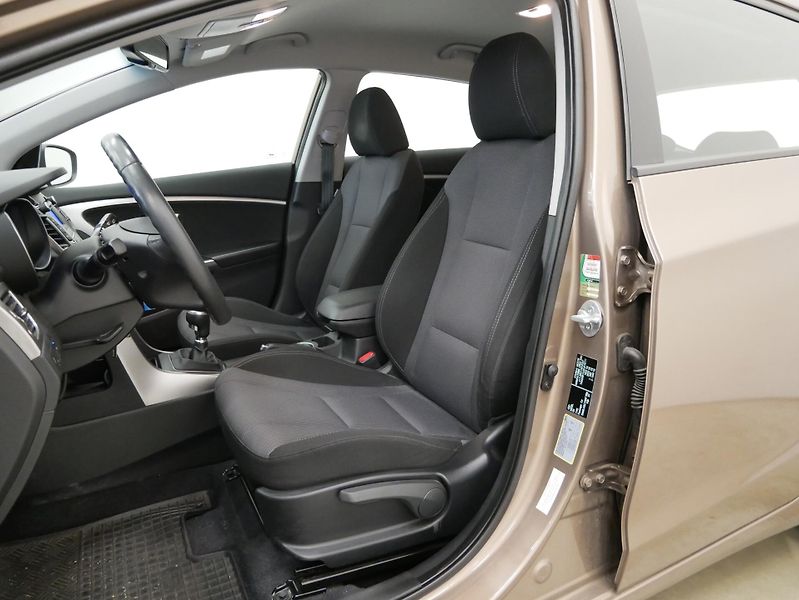 Hyundai i30 - fotka 6 z 6