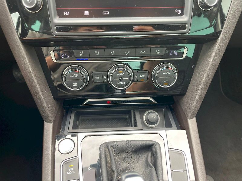 Volkswagen Passat (2015) 2.0 TDI / 176 kW 4x4 - fotka 22 z 28