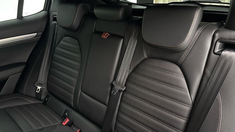Alfa Romeo Stelvio 2.0 GME AUT AWD Intensa - fotka 16 z 42