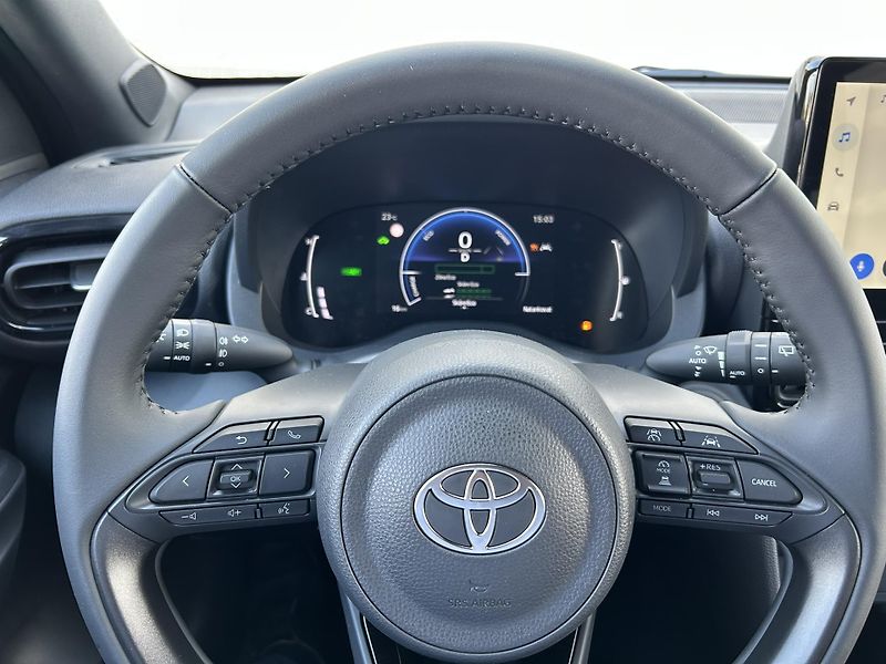Toyota Yaris Cross (2025) STYLE 1,5 HEV 130k AT - fotka 6 z 14